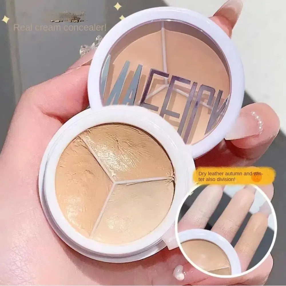3-Color Concealer Palette Professionally Covers Dark Circles Around Eyes and Face